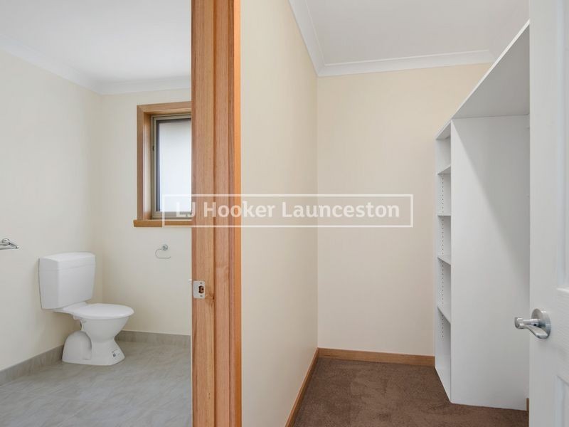 22 Senator Court, Newnham TAS 7248