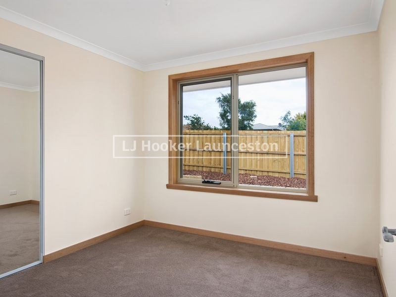 22 Senator Court, Newnham TAS 7248