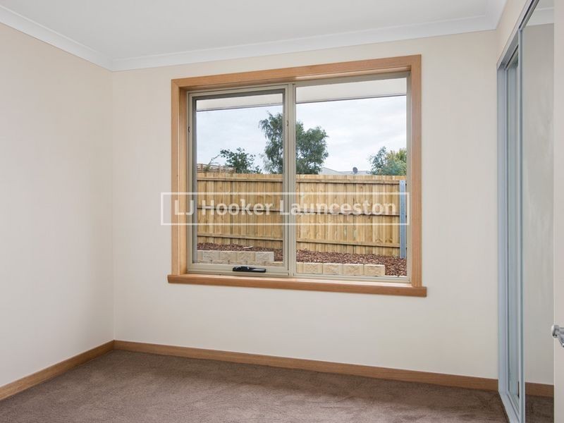 22 Senator Court, Newnham TAS 7248