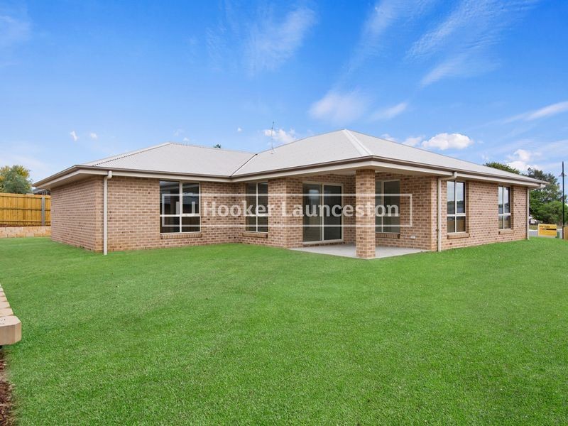 22 Senator Court, Newnham TAS 7248