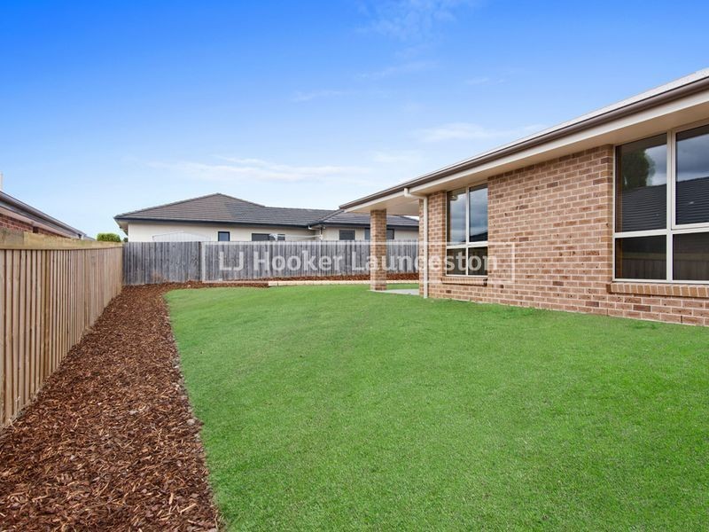 22 Senator Court, Newnham TAS 7248