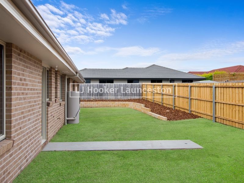 22 Senator Court, Newnham TAS 7248