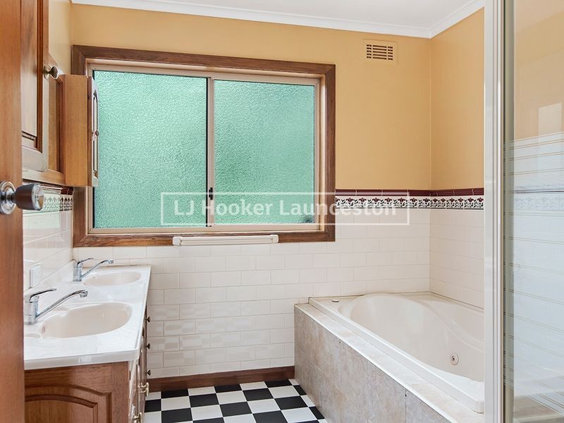 633 West Tamar Highway, Riverside TAS 7250