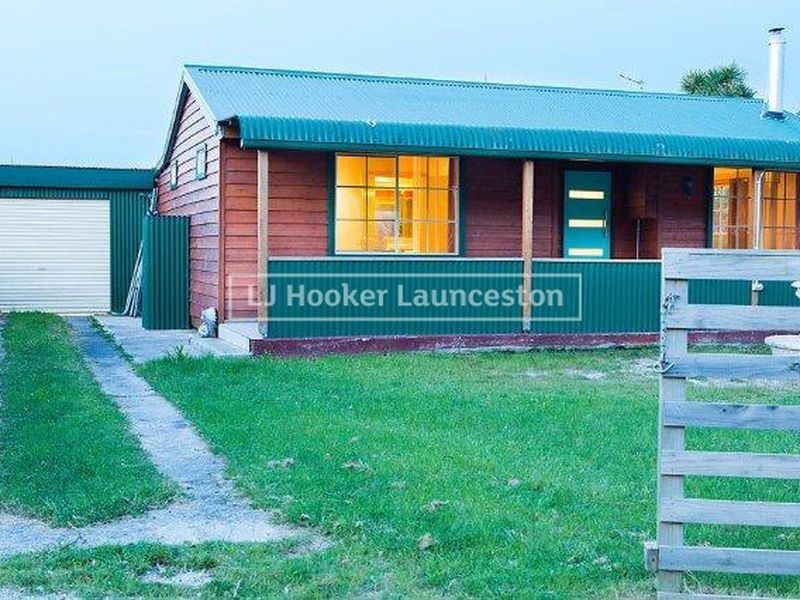 8 Boobyalla Drive, Black River TAS 7321