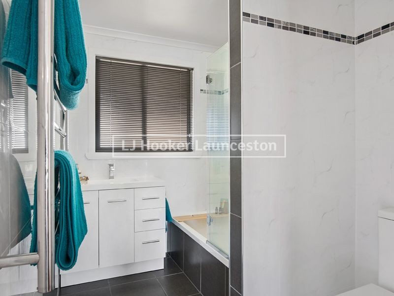 11 Pheasant Place, Legana TAS 7277