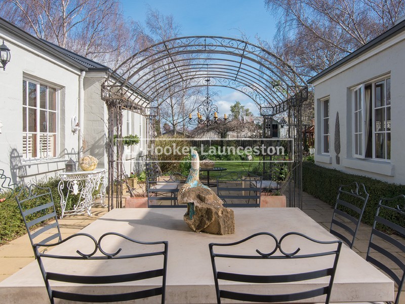 2 Huxtables Lane, Evandale TAS 7212