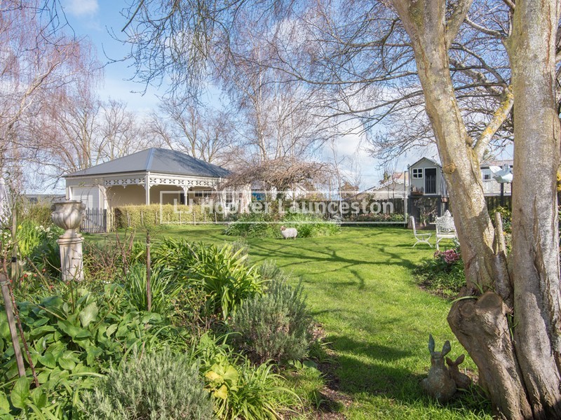 2 Huxtables Lane, Evandale TAS 7212