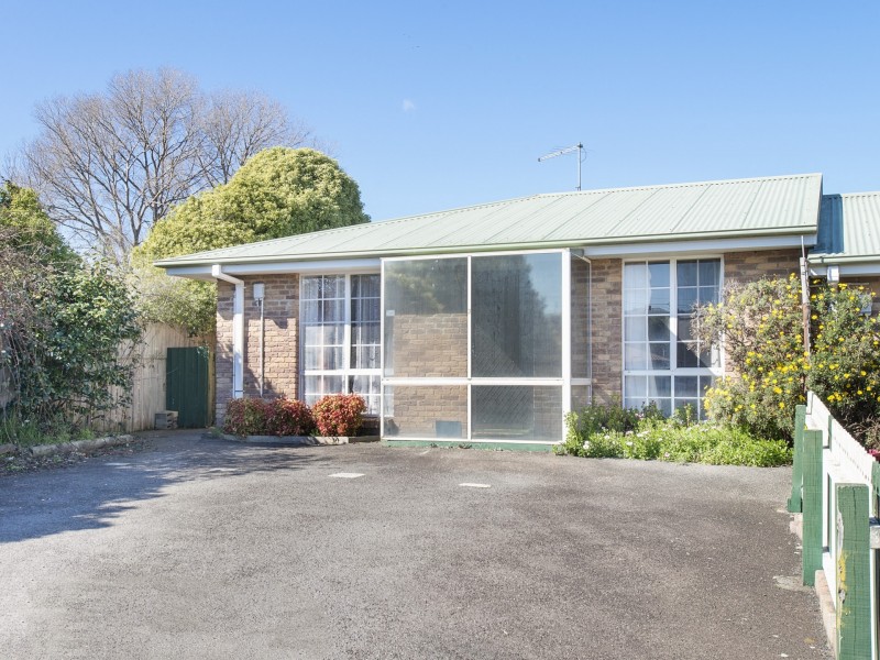 3/4 Patricia Place, Newnham TAS 7248