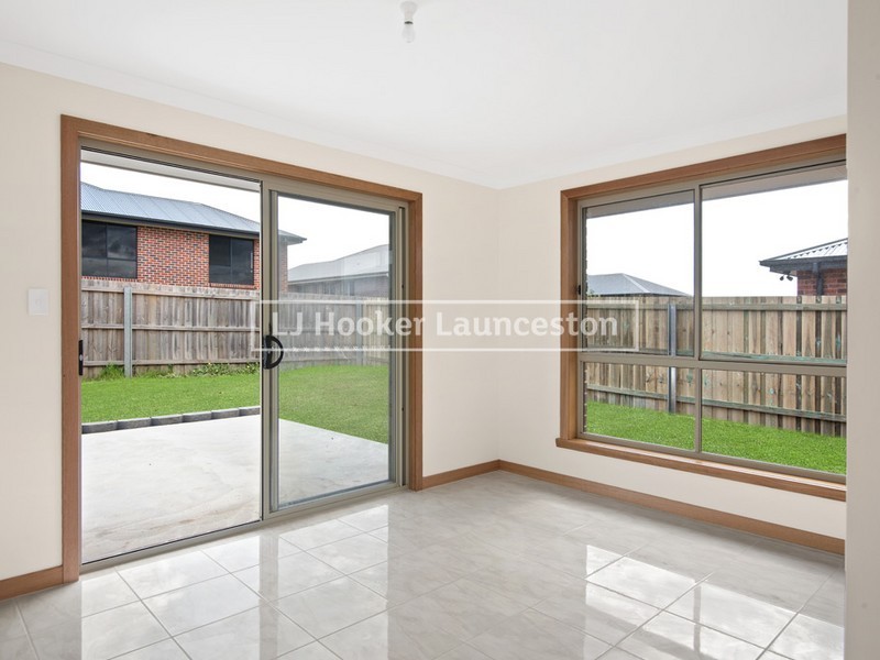 18 Senator Court, Newnham TAS 7248