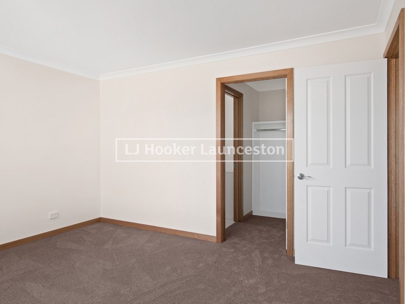 18 Senator Court, Newnham TAS 7248