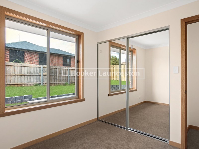 18 Senator Court, Newnham TAS 7248