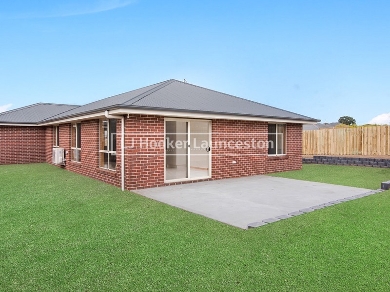 18 Senator Court, Newnham TAS 7248