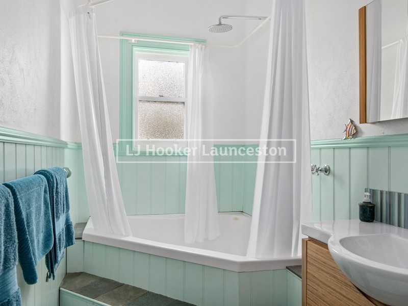 8 Talbot Road, South Launceston TAS 7249
