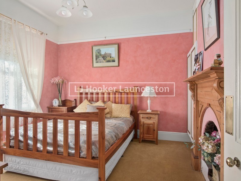 8 Talbot Road, South Launceston TAS 7249