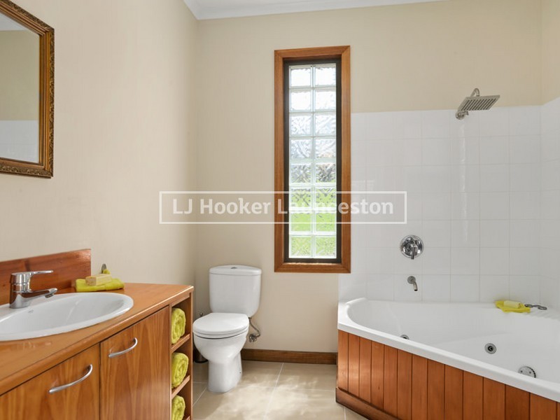 571 Brown Mountain Road, Underwood TAS 7268