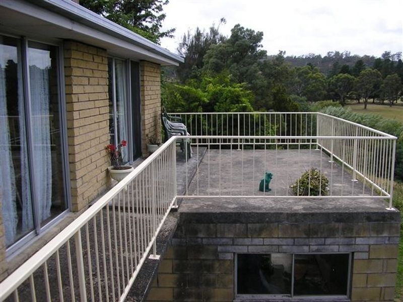 20 Crandon Crescent, Newnham TAS 7248