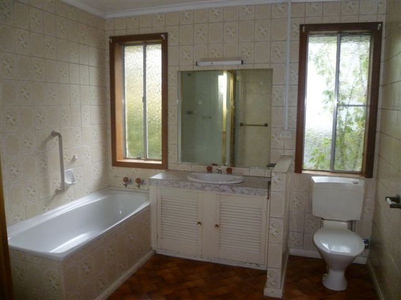 20 Crandon Crescent, Newnham TAS 7248
