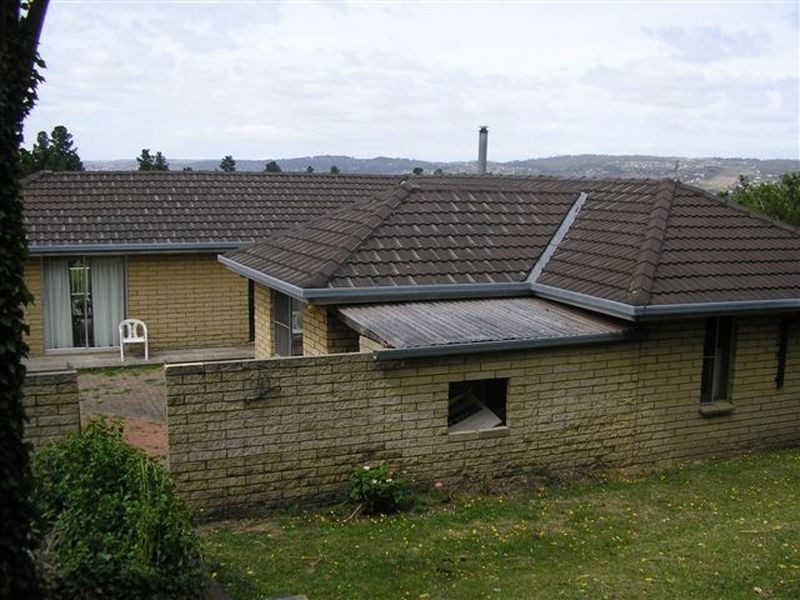 20 Crandon Crescent, Newnham TAS 7248