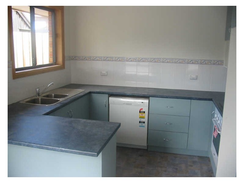 2/11 Napier Street, Youngtown TAS 7249