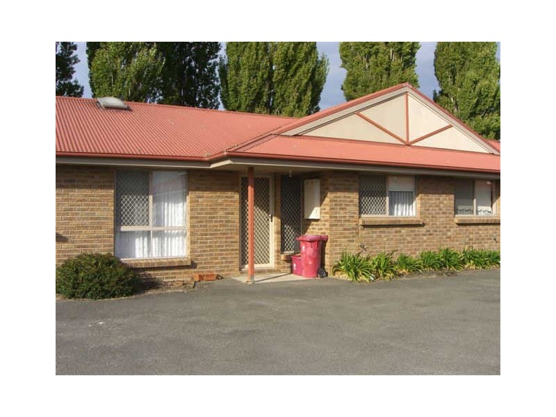 4/4 Rogers Retreat, Newnham TAS 7248