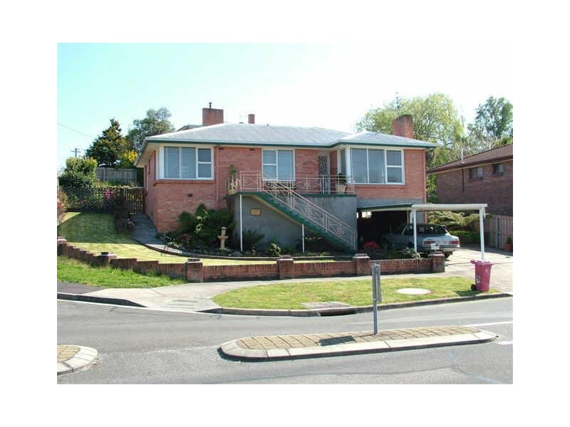 7 Parklands Parade, Newnham TAS 7248
