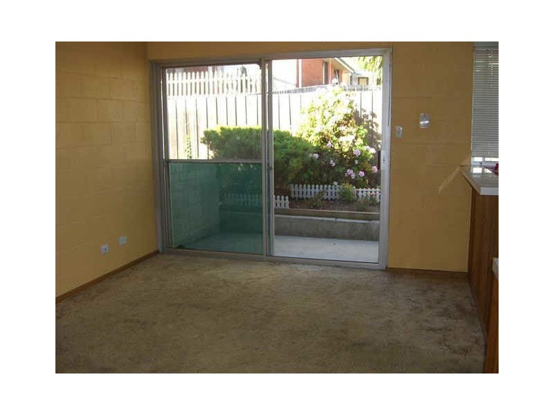 2/2 Freeland Crescent, Riverside TAS 7250