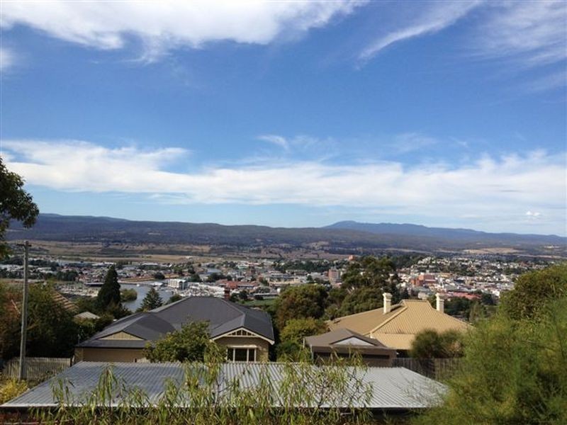 25 Delamere Crescent, Trevallyn TAS 7250