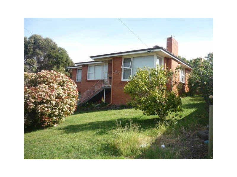 17 Meadowbank Road, Newnham TAS 7248