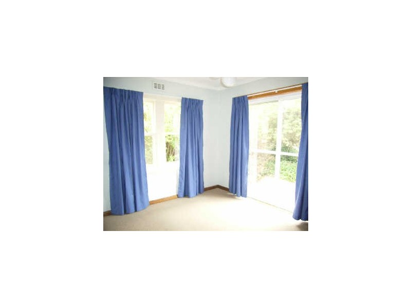 11 Connaught Place, West Launceston TAS 7250