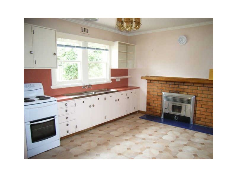 11 Connaught Place, West Launceston TAS 7250