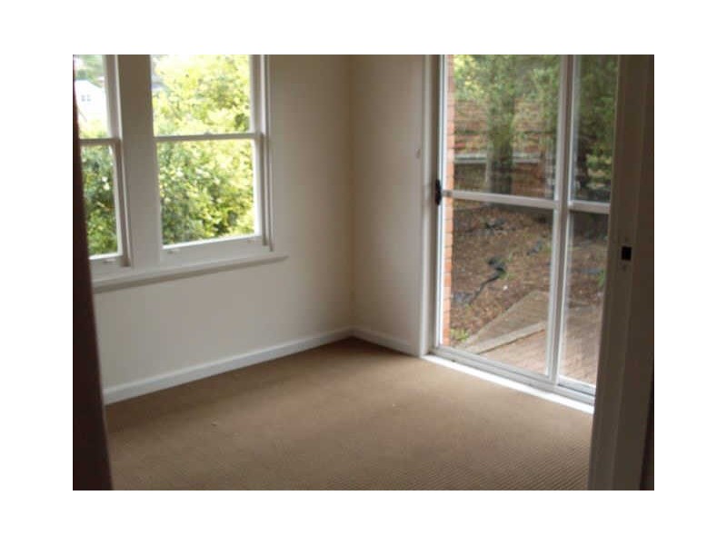 11 Connaught Place, West Launceston TAS 7250