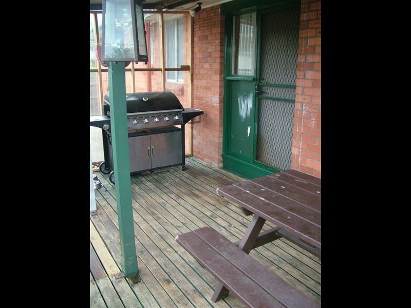 8 Roberts Avenue, George Town TAS 7253