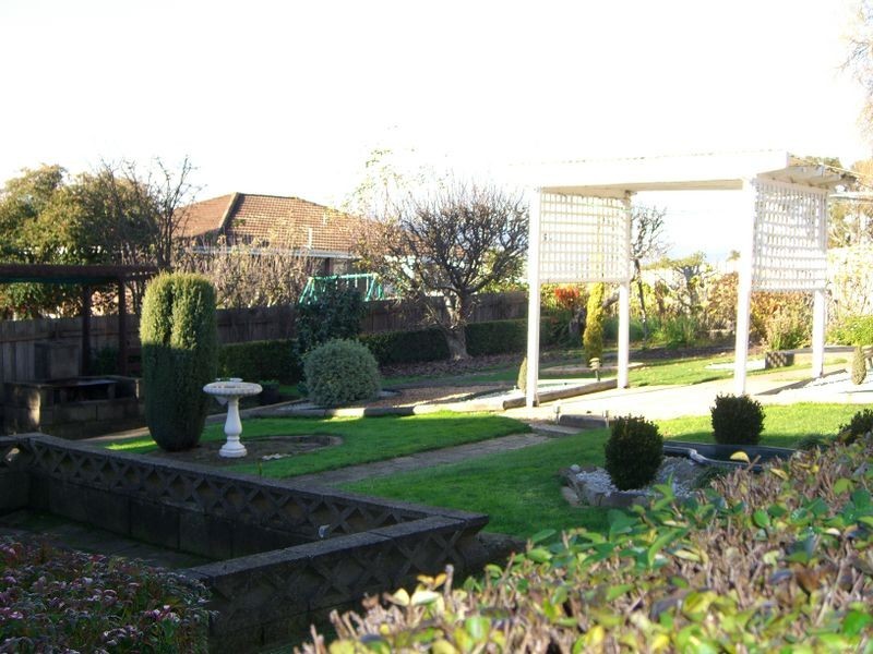 11 Freeland Crescent, Riverside TAS 7250