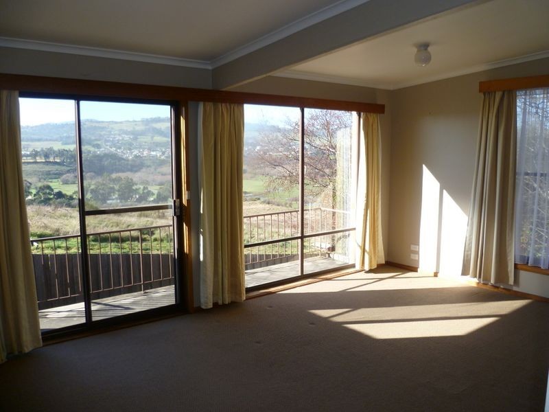 2/253 Penquite Road, Newstead TAS 7250