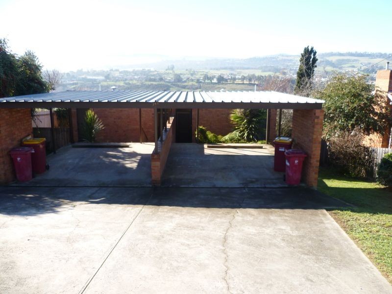 2/253 Penquite Road, Newstead TAS 7250