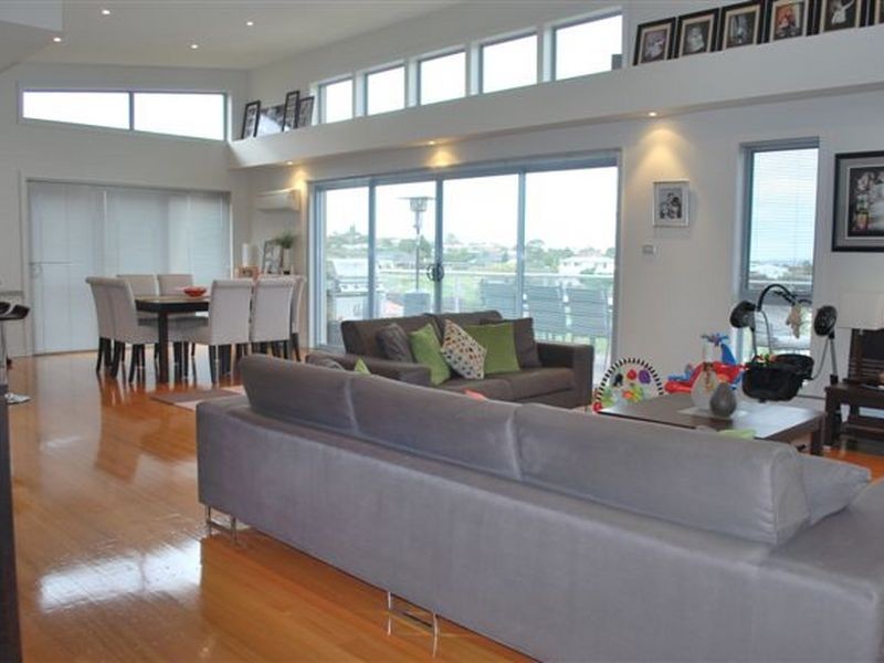 2/9 Monet Place, Newnham TAS 7248