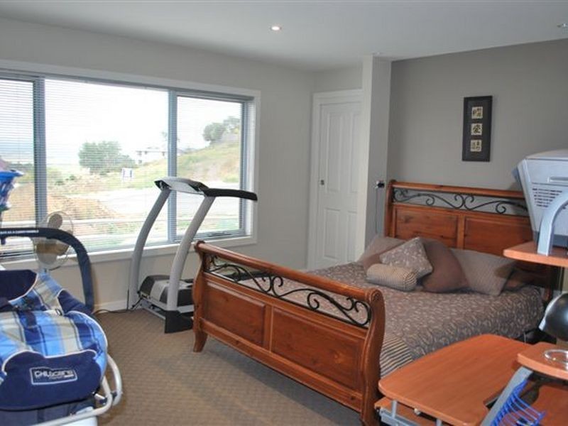 2/9 Monet Place, Newnham TAS 7248