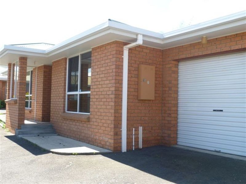 2/21 Walkers Avenue, Newnham TAS 7248