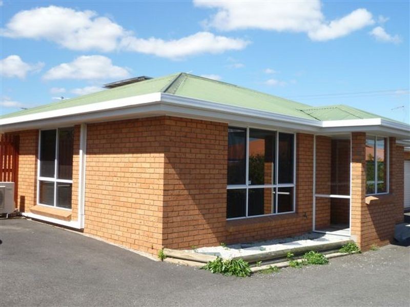 2/21 Walkers Avenue, Newnham TAS 7248