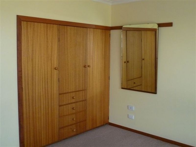 2/21 Walkers Avenue, Newnham TAS 7248