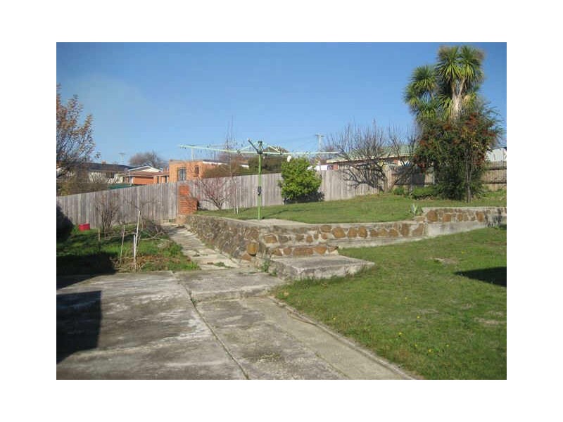 Summerhill TAS 7250
