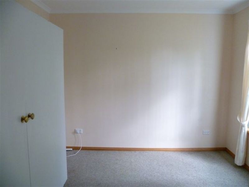 4/6 Roger Retreat, Newnham TAS 7248