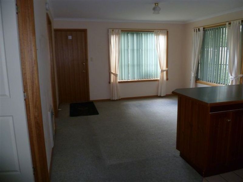 4/6 Roger Retreat, Newnham TAS 7248