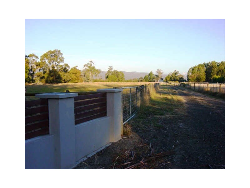 Swan Point TAS 7275