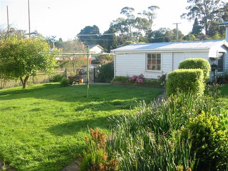 8 Warwick Place, Kings Meadows TAS 7249