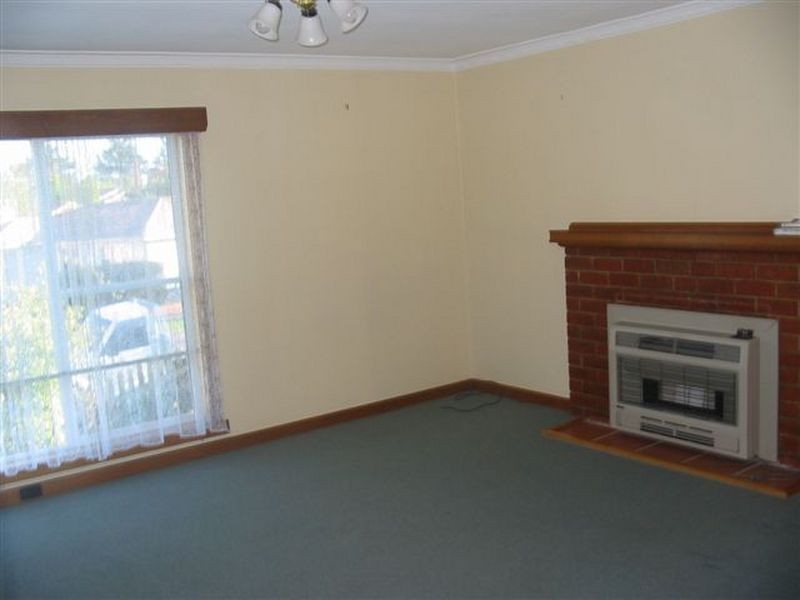 8 Warwick Place, Kings Meadows TAS 7249