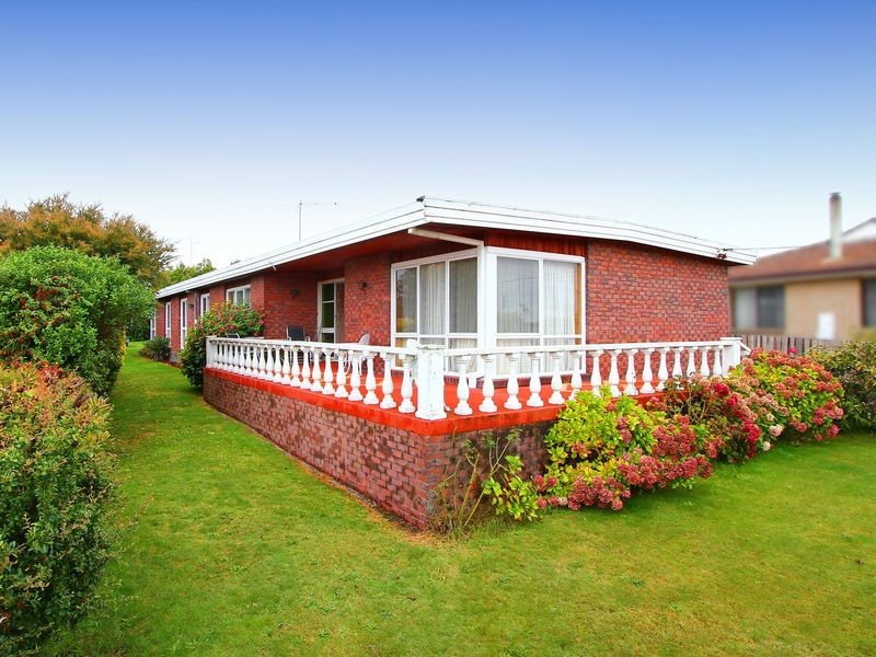 Rooms at 4 Sebastian Court, Newnham TAS 7248
