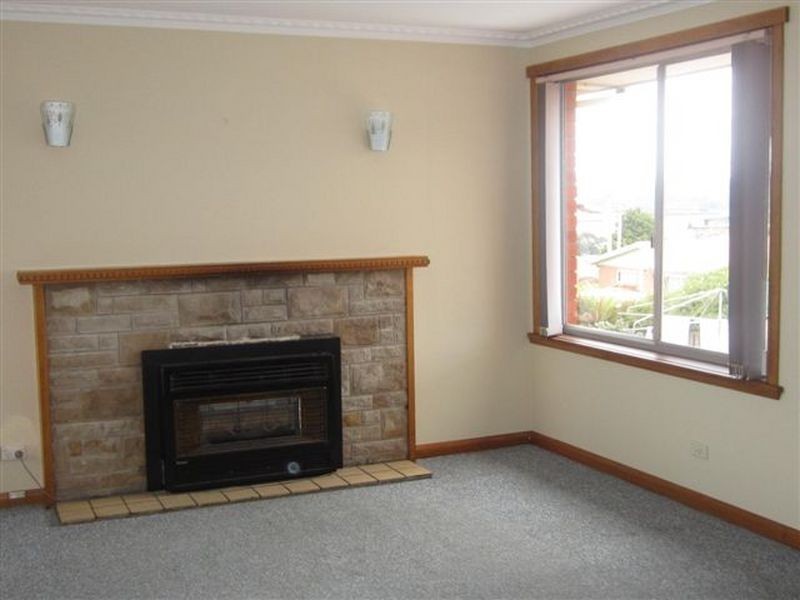 22 Cornwall  Crescent, Newnham TAS 7248