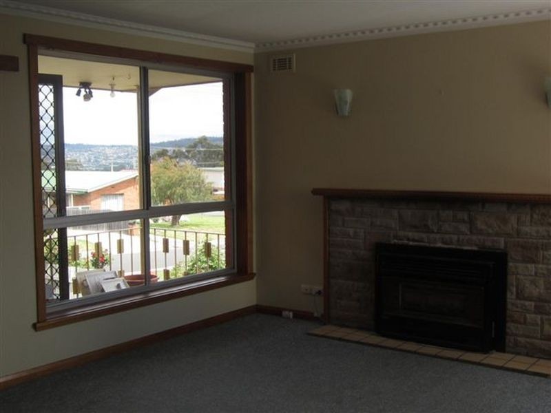 22 Cornwall  Crescent, Newnham TAS 7248