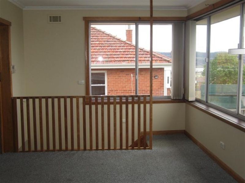 22 Cornwall  Crescent, Newnham TAS 7248